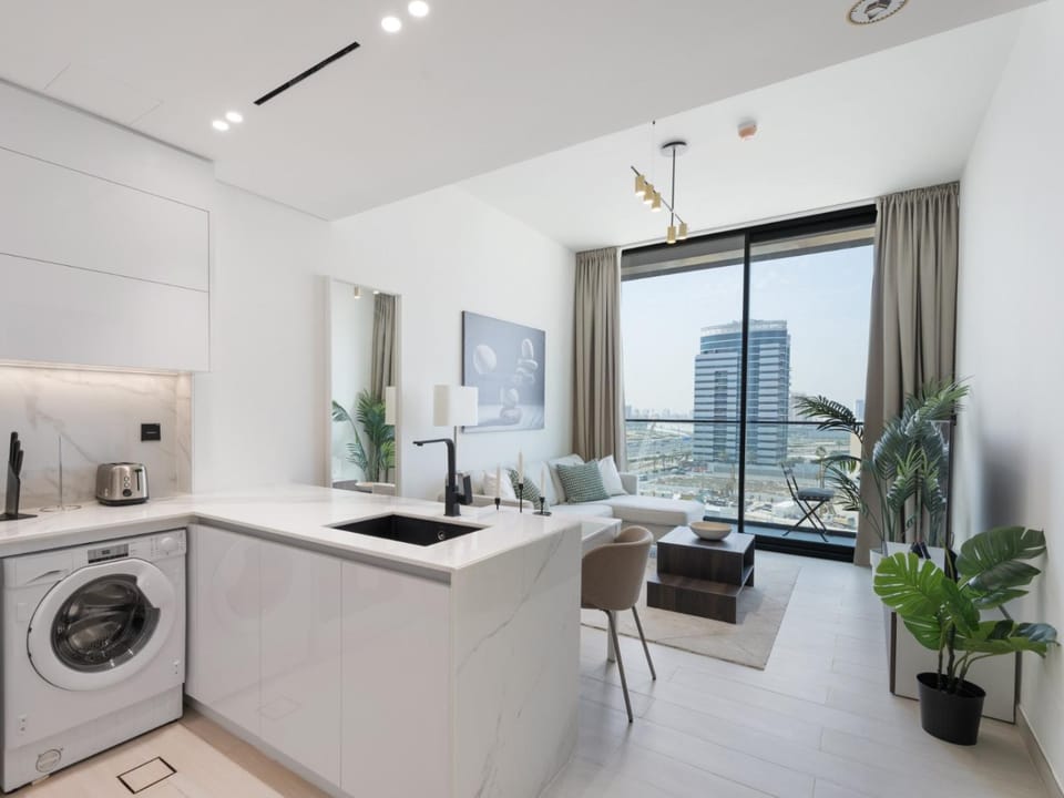 Luxe Comfort 1BDR in Binghatti Venus-05 Apartment in Dubai
