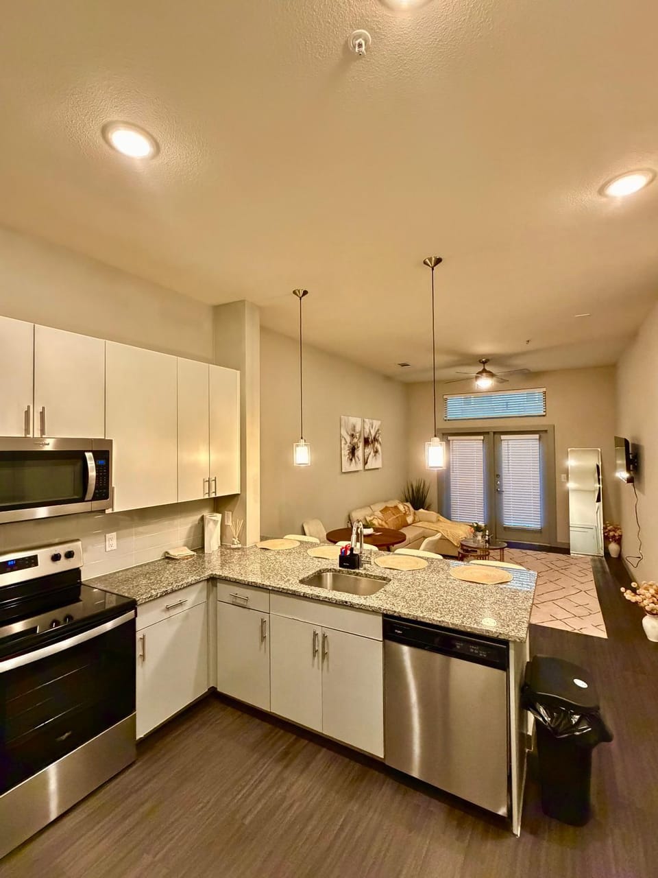 Heights Haven w Pool, Gym & Pet Spa Apartment in Harris County