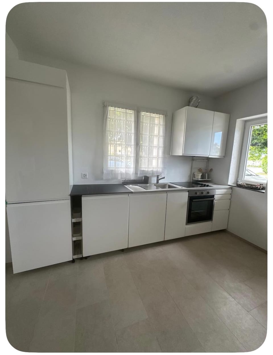 Kitchen or kitchenette, oven, stove