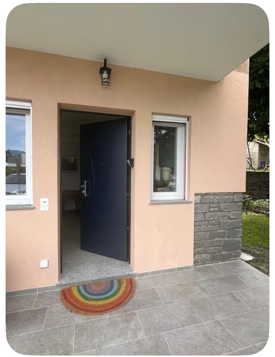 Facade/entrance