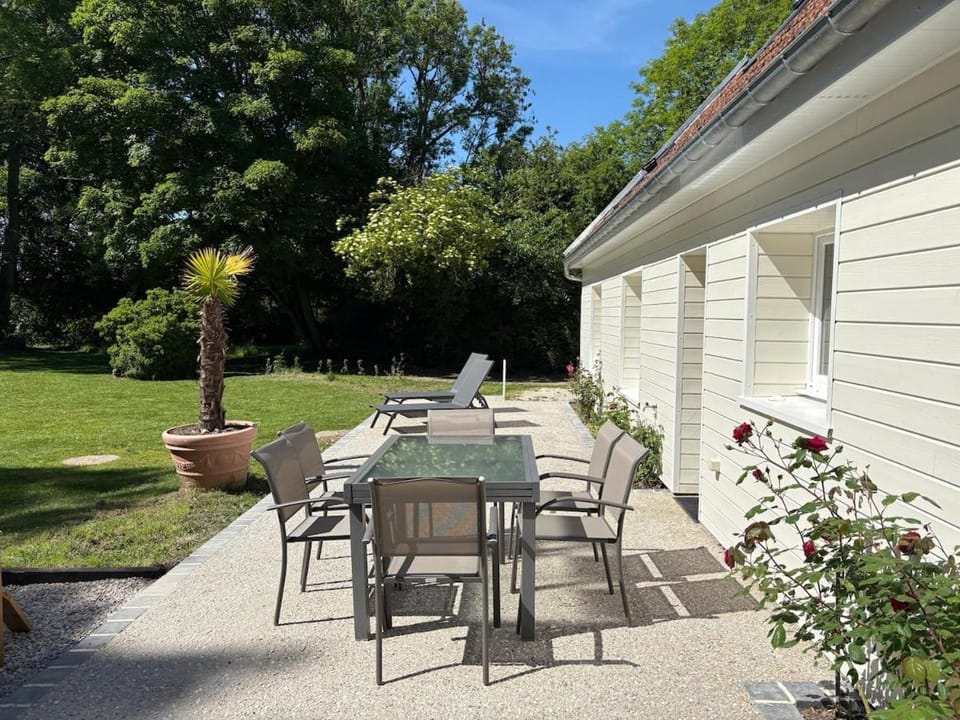 Bienvenue au gîte du grand cèdre House in Normandy
