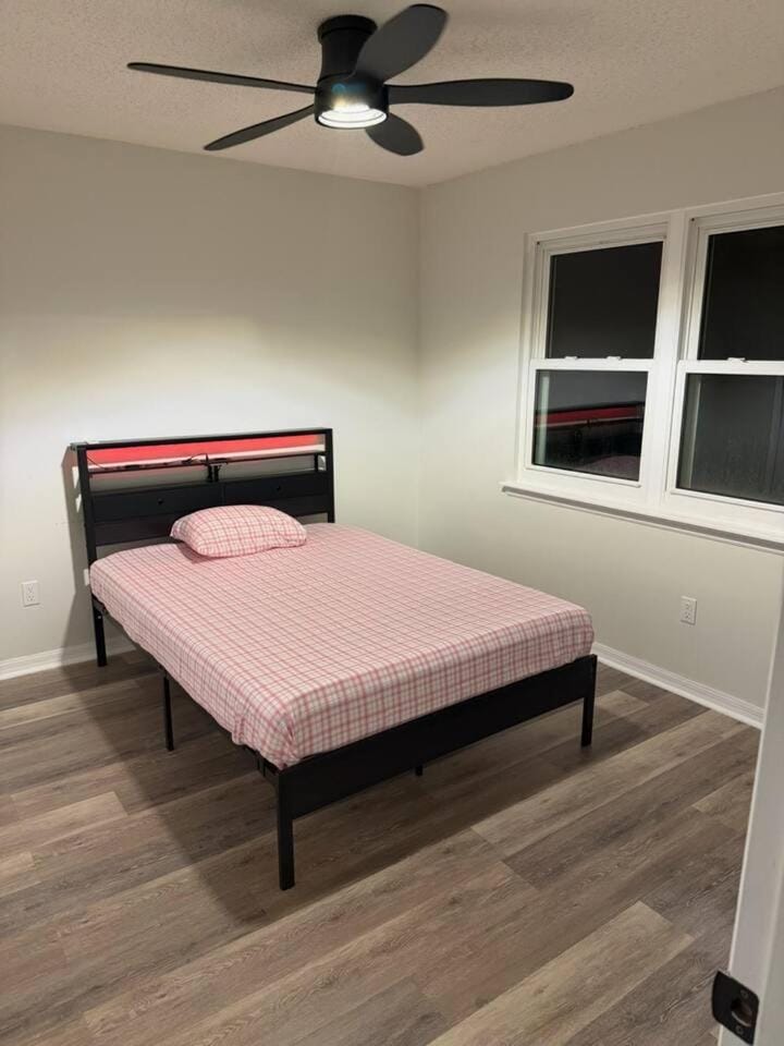 Island Haven 3BR 2BA Sleeps 9 Near Ferry House in St Marys