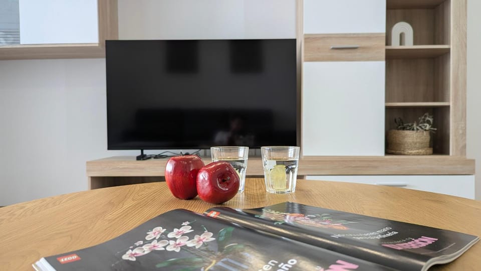 Communal lounge/ TV room, TV and multimedia