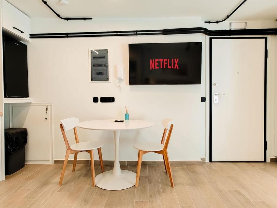 TV and multimedia, Dining area