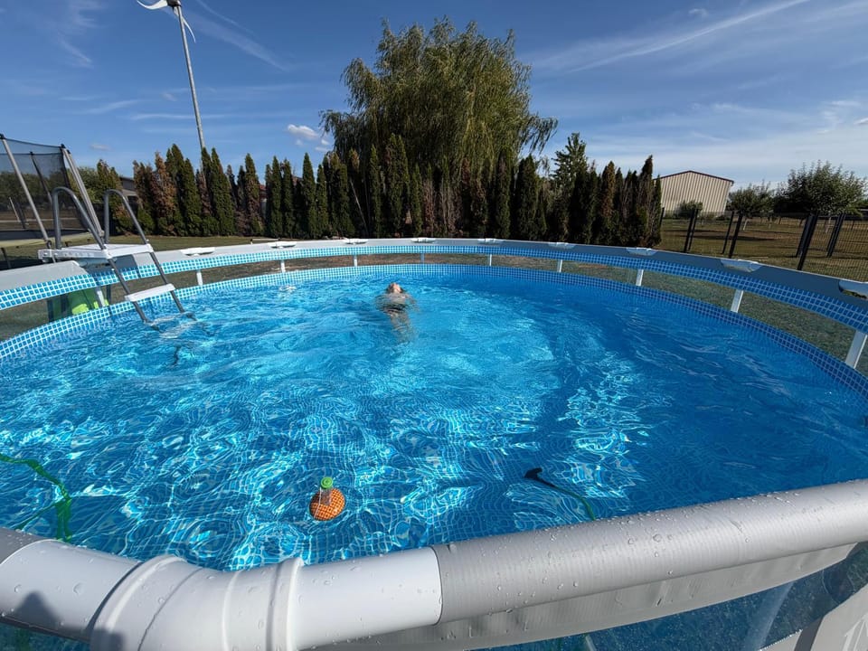 Garden, Swimming pool