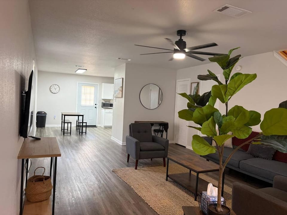 3BR Townhouse/Fort Cavazos/Corporate/Travel Nurse House in Killeen