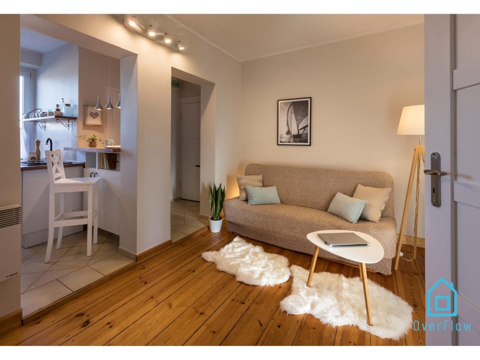 Mirror Room -15 Minutes to Gdańsk Old Town & Seaside Vacation rental in Gdansk
