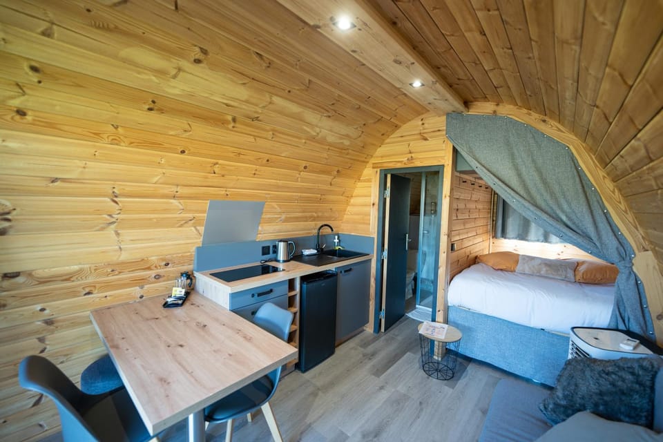Lodge des Bois Jacuzzi Campground/ 
RV Resort in Auvergne-Rhône-Alpes
