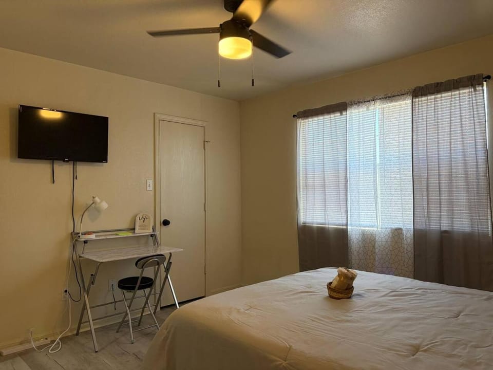 Huge 1200sf 2BR/4 Min Ft Cavazos-Officers & Nurses House in Killeen