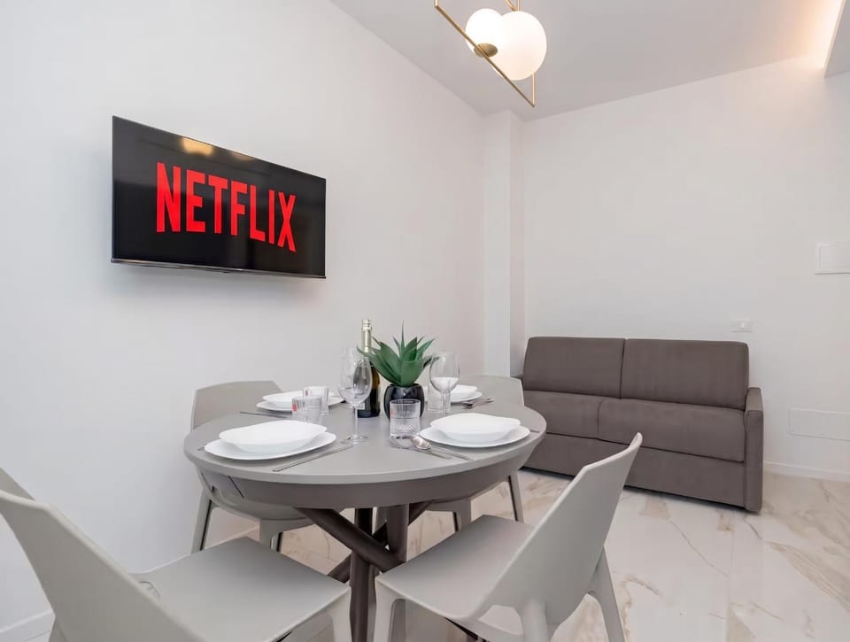 Elegante Appartamento Luminoso Apartment in Milan