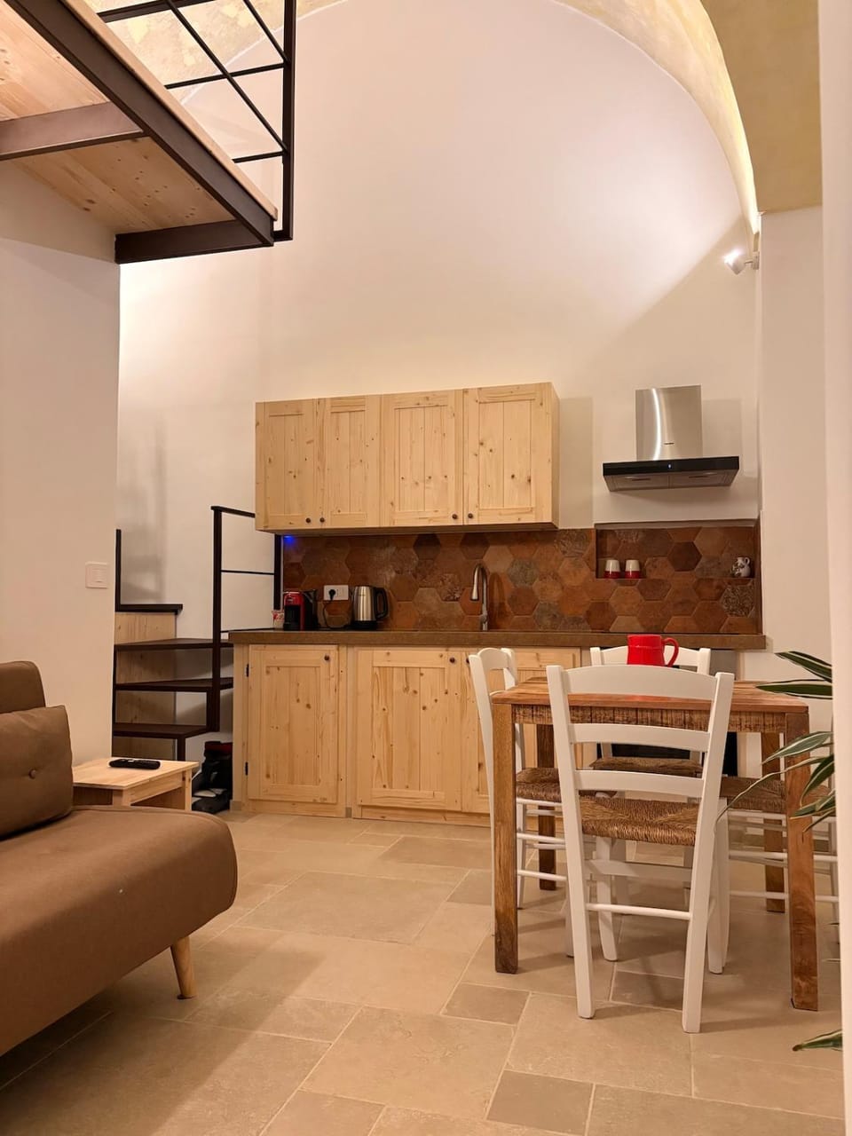 Kitchen or kitchenette, Living room, Seating area, Dining area, stove