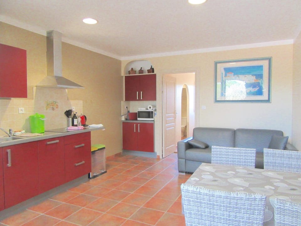 Kitchen or kitchenette, Living room, Dining area