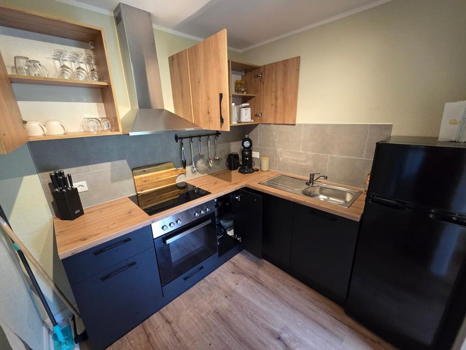 Kitchen or kitchenette, Living room