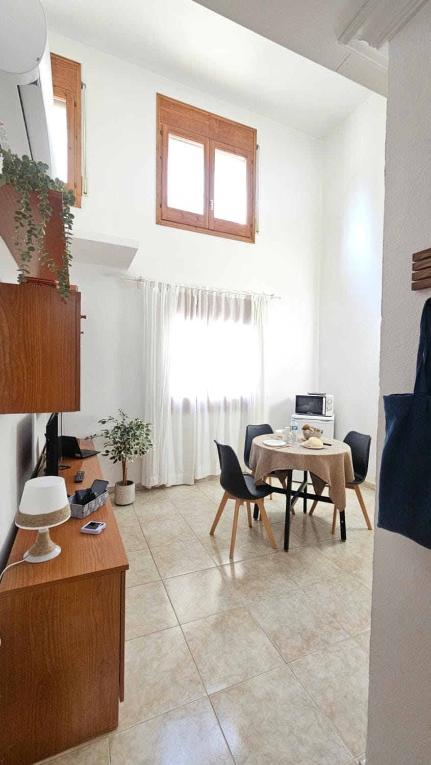 TV and multimedia, Coffee/tea facilities, Kitchen or kitchenette, Living room, microwave, toaster, air conditioner