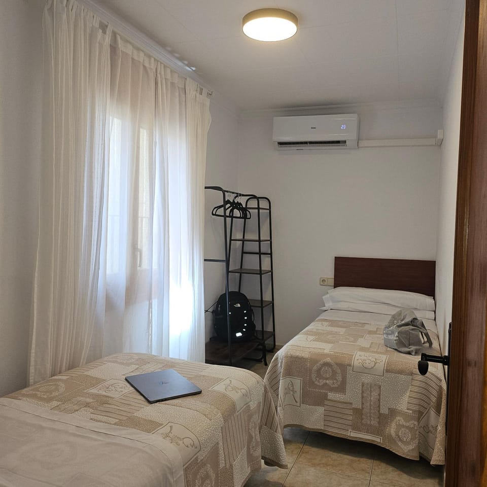 Bed, Bedroom, wardrobe, air conditioner