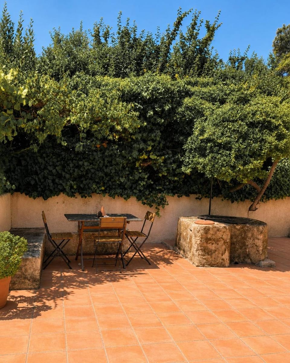 Patio, Dining area