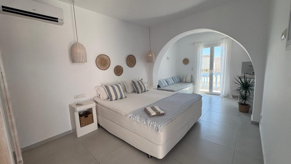 Bed, Kitchen or kitchenette, Photo of the whole room, Bedroom, cot