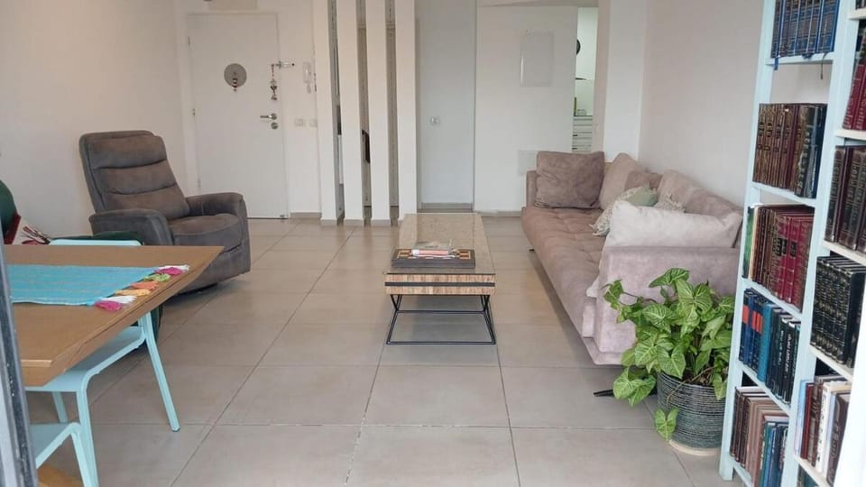 Large, spacious and luxurious apartment in the HaMishkapayim neighborhood of Beit Shemesh Apartment in Jerusalem District