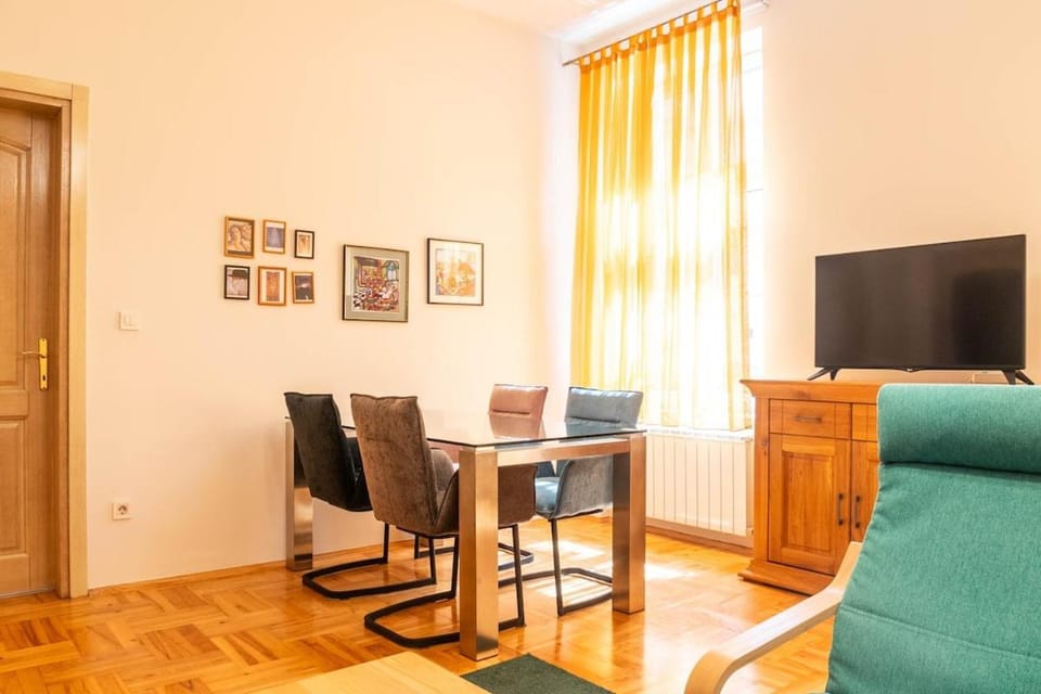 Engadin's 2BDR in City Center Apartment in Sarajevo