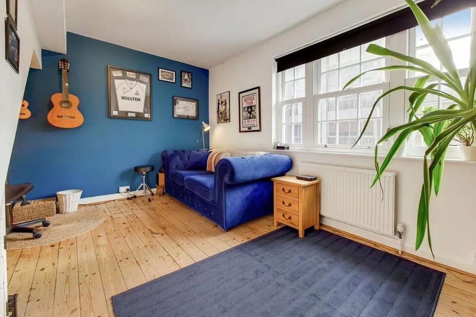 3 BDR APT with Hot Tub and Garden Apartment in London