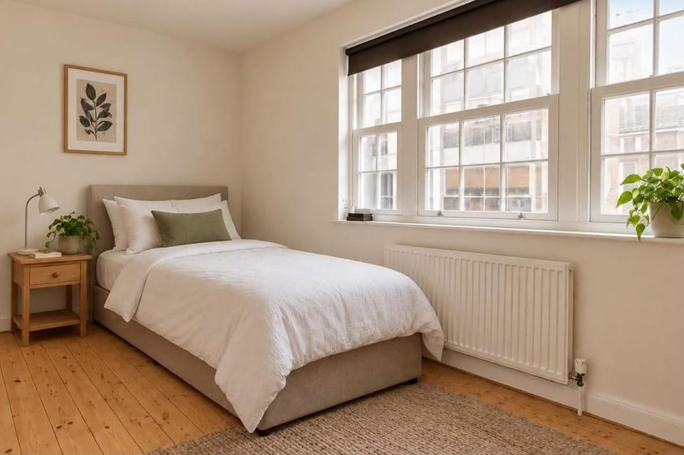 3 BDR APT with Hot Tub and Garden Apartment in London