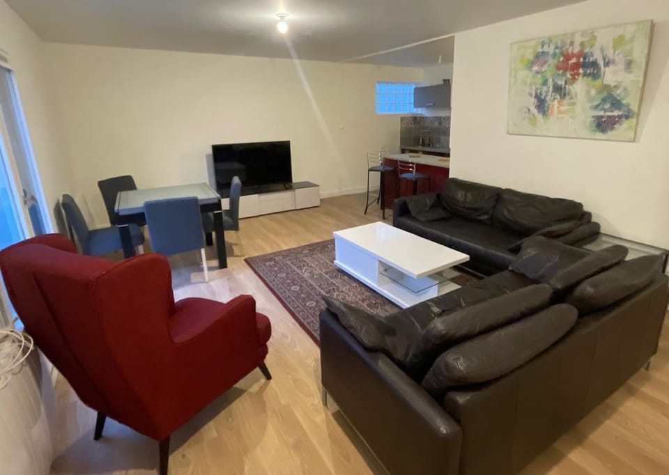 Communal lounge/ TV room
