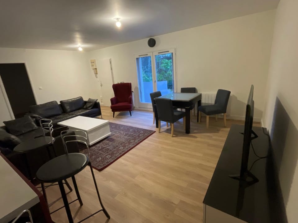 TV and multimedia, Dining area