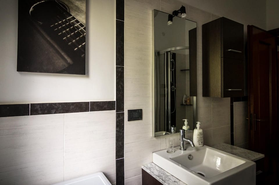 Shower, Bathroom, washing machine