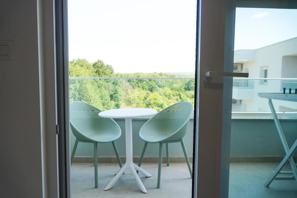 Patio, Day, View (from property/room), Balcony/Terrace, Dining area