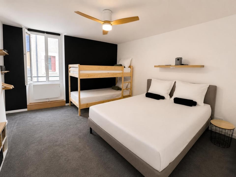 Photo of the whole room, Bedroom, bunk bed