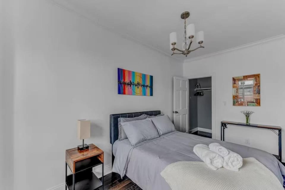 Bed, Photo of the whole room