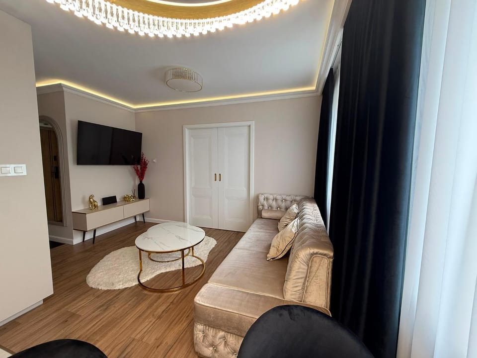 Communal lounge/ TV room, TV and multimedia, Living room, Seating area