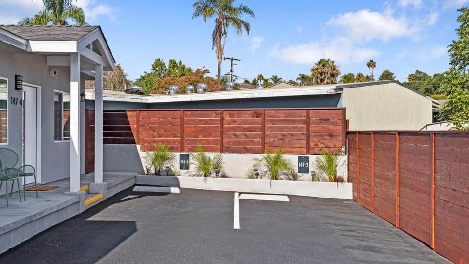 Sunny Vista Getaway - Patio, Near Downtown Apartment in Vista