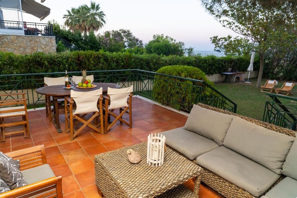 Balcony/Terrace, Dining area, Garden view