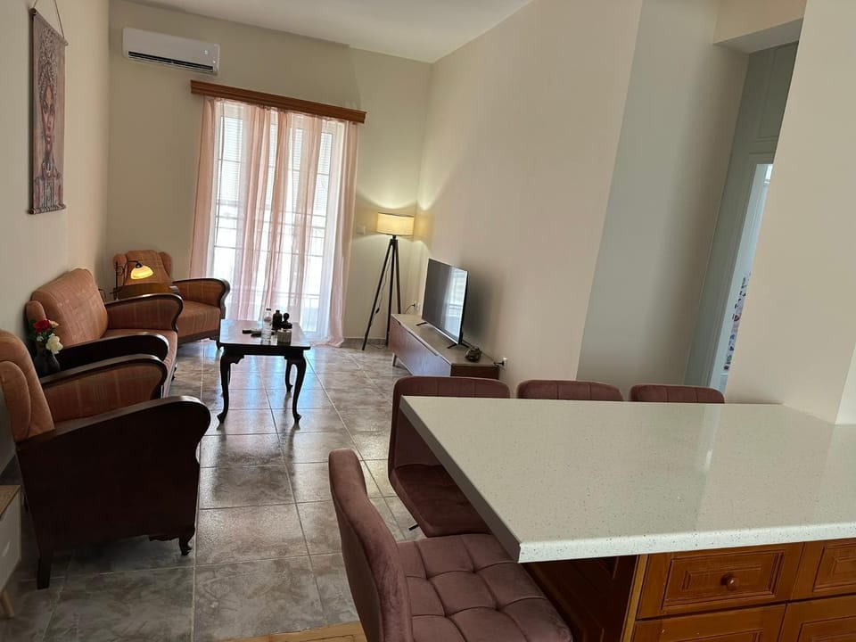 EliasNest Λητώ Leto - Άνετο διαμέρισμα 4 ατόμων με 2 υπνοδωμάτια και 2 μπάνια στο κέντρο της Καλαμάτας Apartment in Messenia