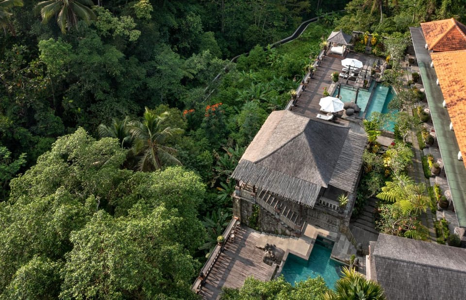 Property building, Garden view, Pool view, Swimming pool