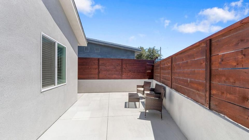 Bright Vista Retreat - Near Downtown & Shopping Apartment in Vista