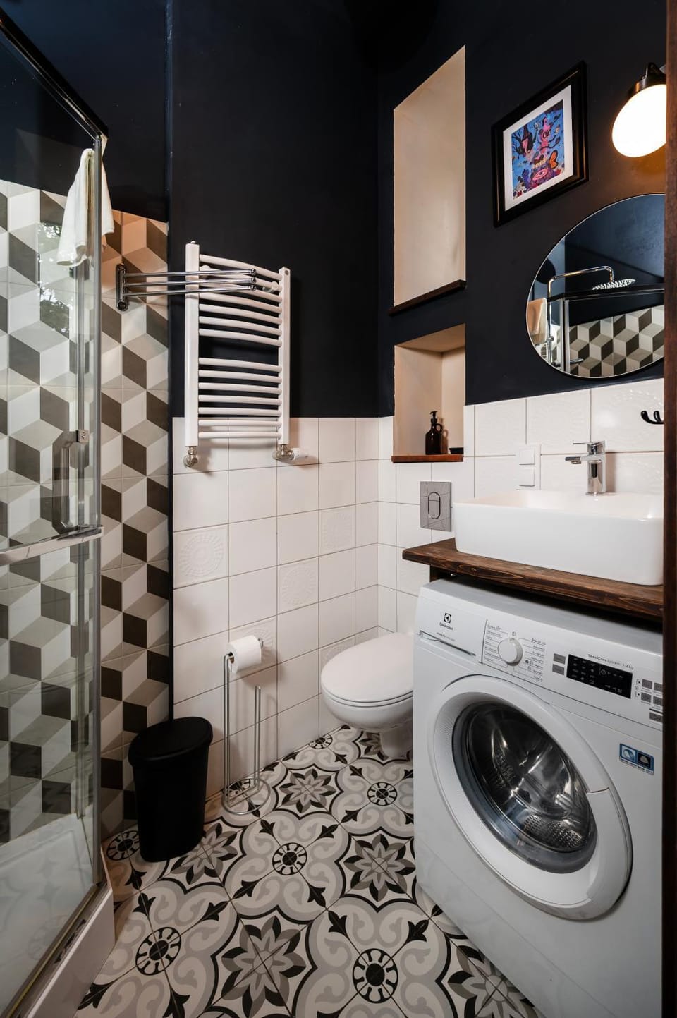 Shower, Toilet, Bathroom, towels, washing machine