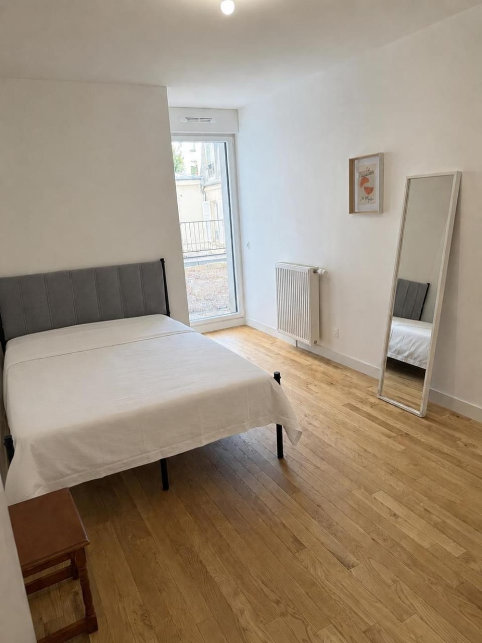 Bed, Photo of the whole room