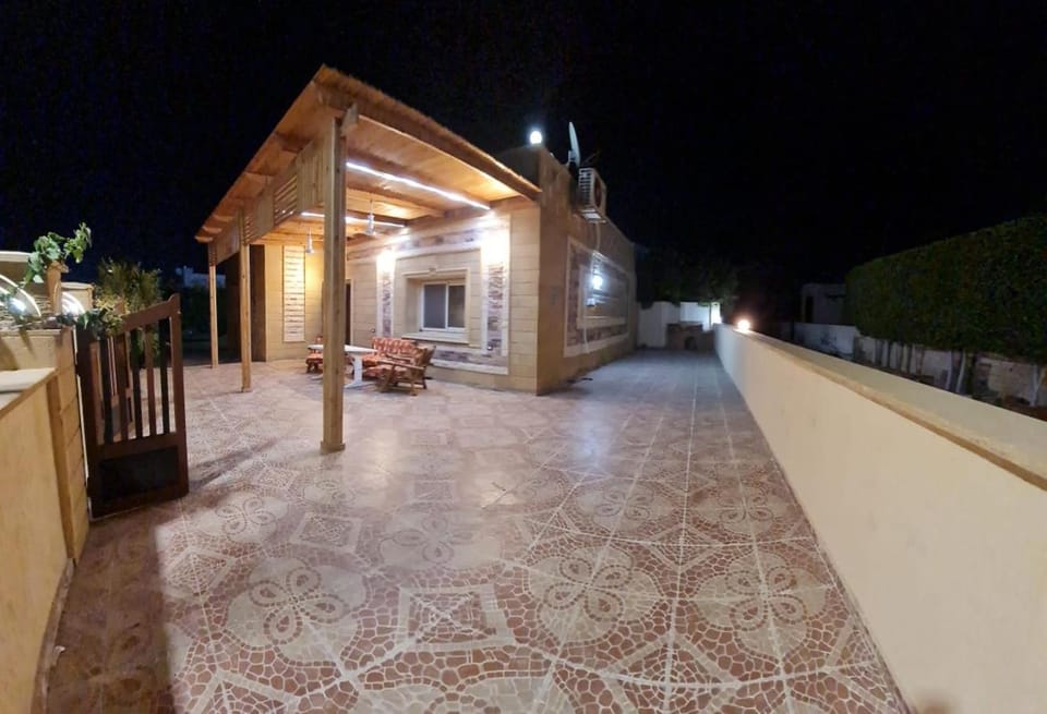 Property building, Night