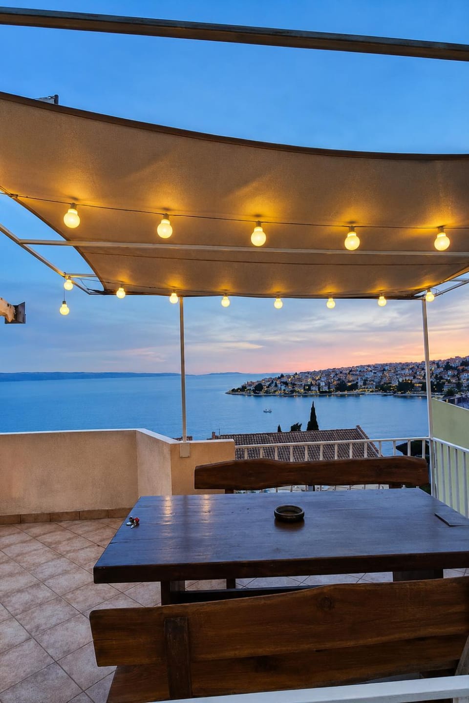 Villa Starlight Okrug Panoramic Sea View & Jacuzzi Villa in Okrug Gornji