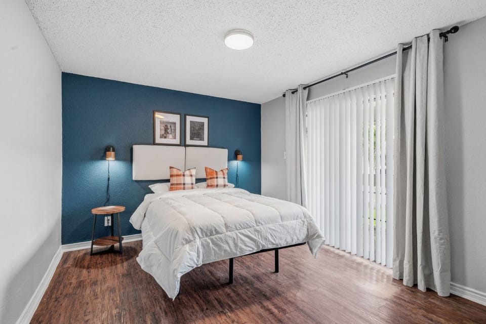 Stylish 3BR Houston Apartment with Free Parking Apartment in Harris County