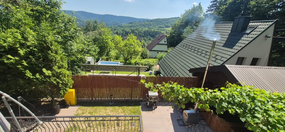 ,,Leśna Przygoda"-Prywatny domek Z BALIĄ JACUZZI W CENIE House in Lesser Poland Voivodeship