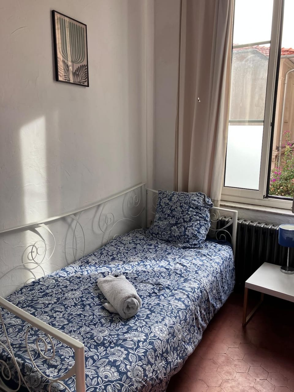 Cosy and authentic apartment in old Antibes Apartment in Antibes