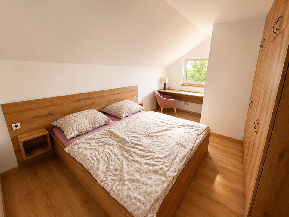 Bed, Bedroom, wardrobe