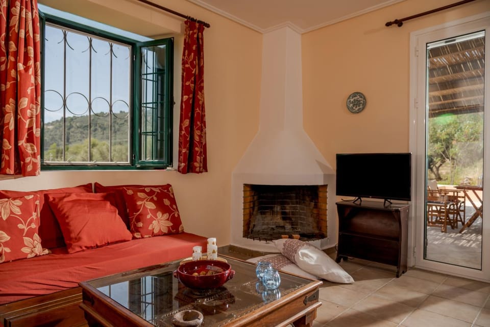 Communal lounge/ TV room, Living room