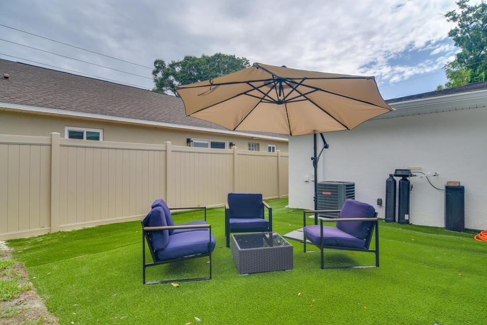 Sleek & Central! Safety Harbor Home Near Beaches House in Safety Harbor