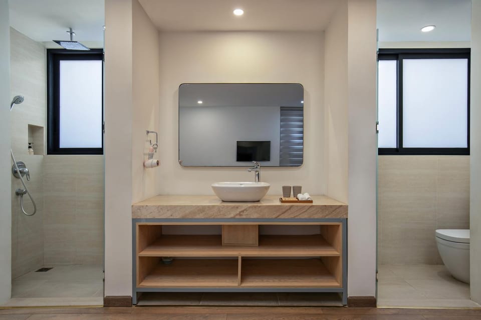 Shower, Toilet, Bathroom, towels