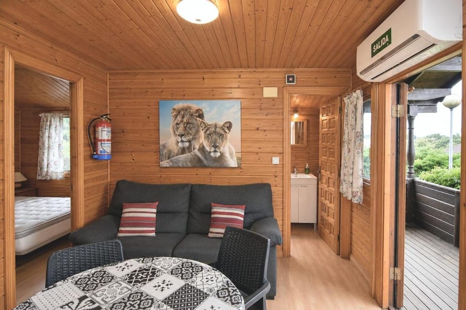 Cabaña Los Leones de Cabárceno House in Cantabria