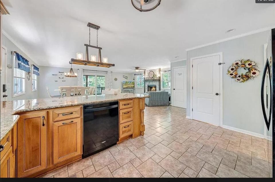 Kitchen or kitchenette, pet friendly